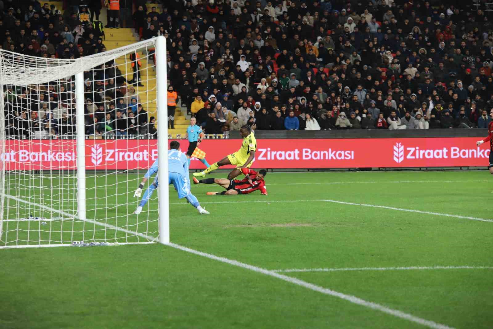 ziraat turkiye kupasi gaziantep fk 0 fenerbahce 1 ilk yari 8 kPl25WnC