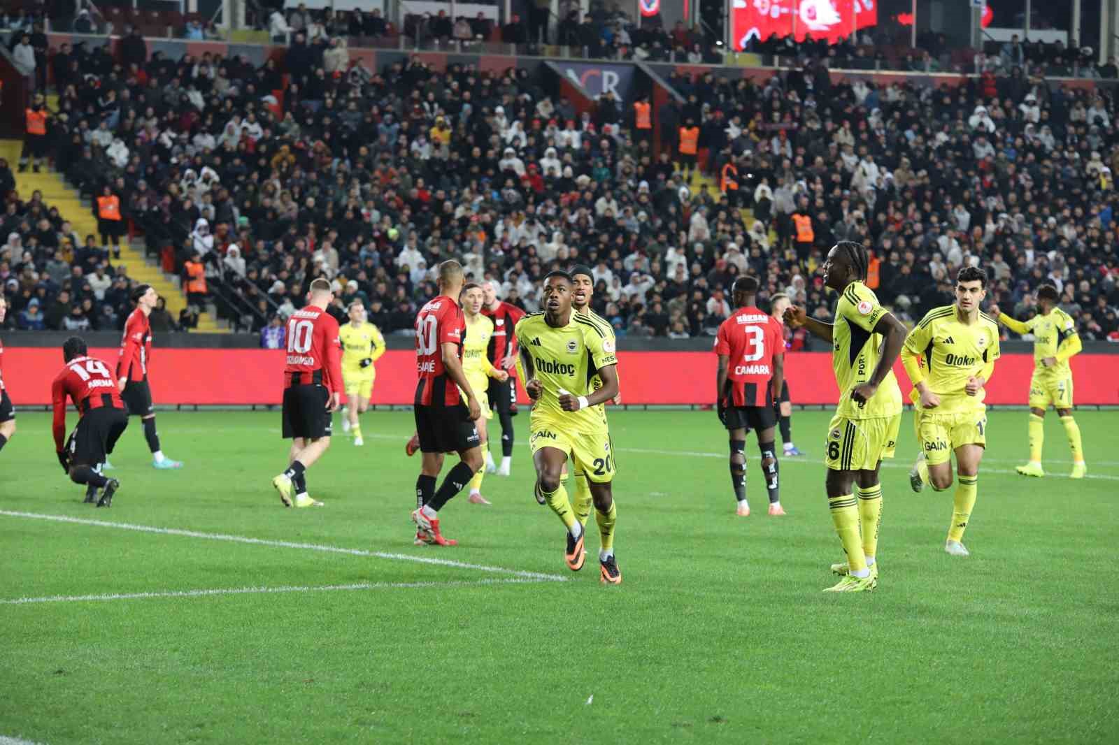ziraat turkiye kupasi gaziantep fk 0 fenerbahce 1 ilk yari 9 pfCV3ZHm