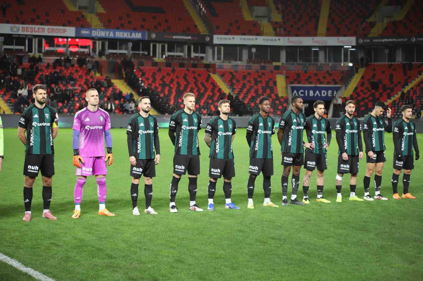 ziraat turkiye kupasi gaziantep fk 0 kocaelispor 0 ilk yari 1 UjaRODz9