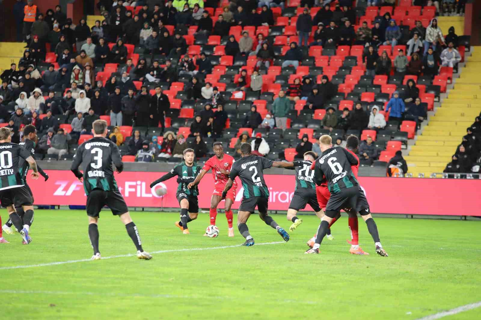 ziraat turkiye kupasi gaziantep fk 0 kocaelispor 0 ilk yari 33 MOOtsenQ