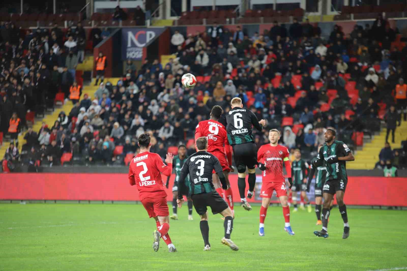 ziraat turkiye kupasi gaziantep fk 0 kocaelispor 0 ilk yari 9 msCPmgvi