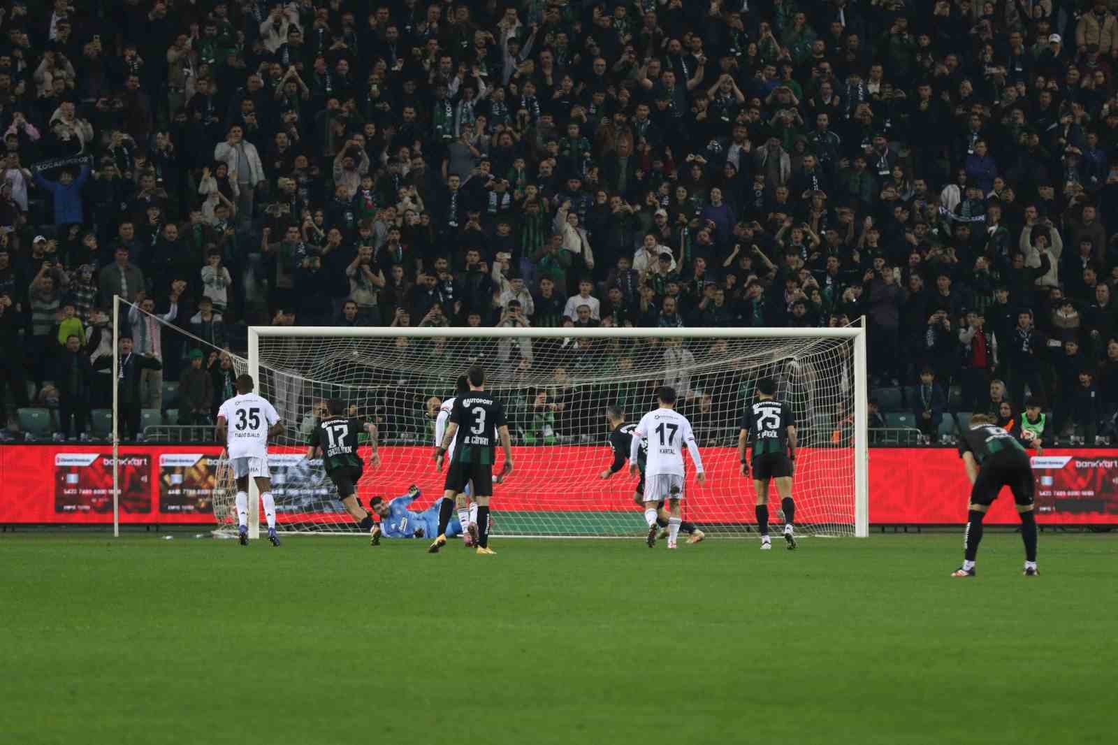 ziraat turkiye kupasi kocaelispor 1 besiktas 0 mac devam ediyor 21 LvNeUBvT