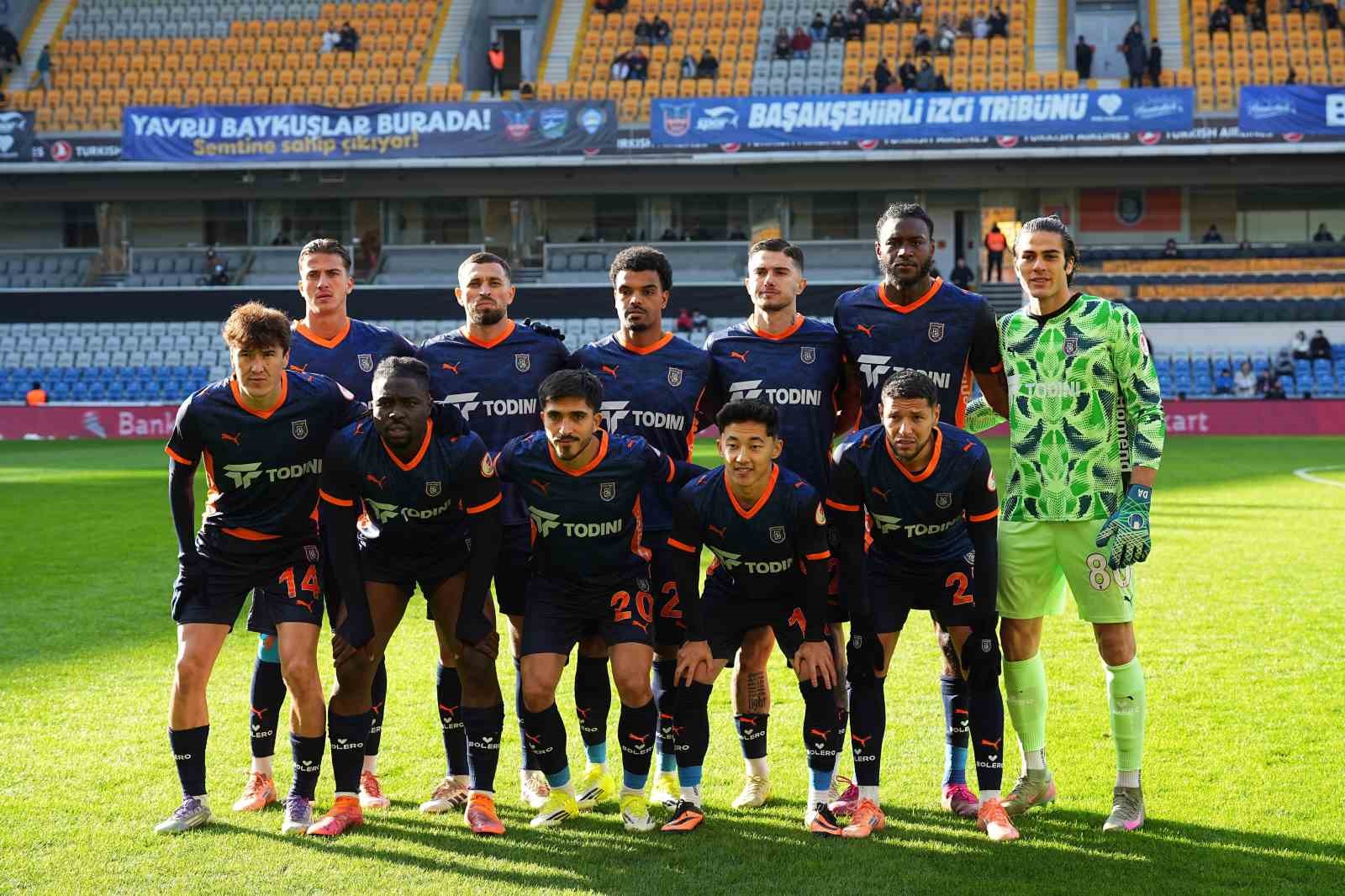 ziraat turkiye kupasi rams basaksehir 0 boluspor 0 mac devam ediyor 0 L6p5Zt6e