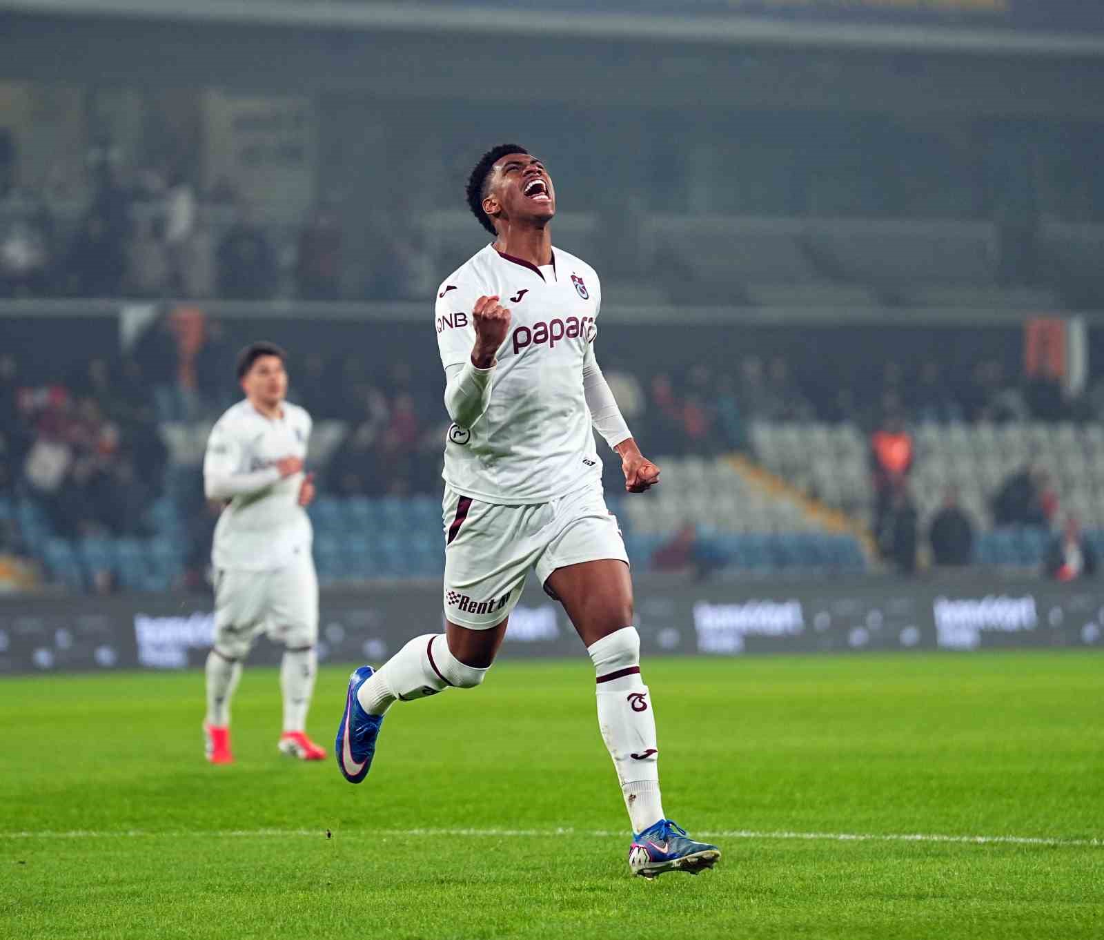ziraat turkiye kupasi rams basaksehir 0 trabzonspor 1 mac devam ediyor 12 1hzhqHJE