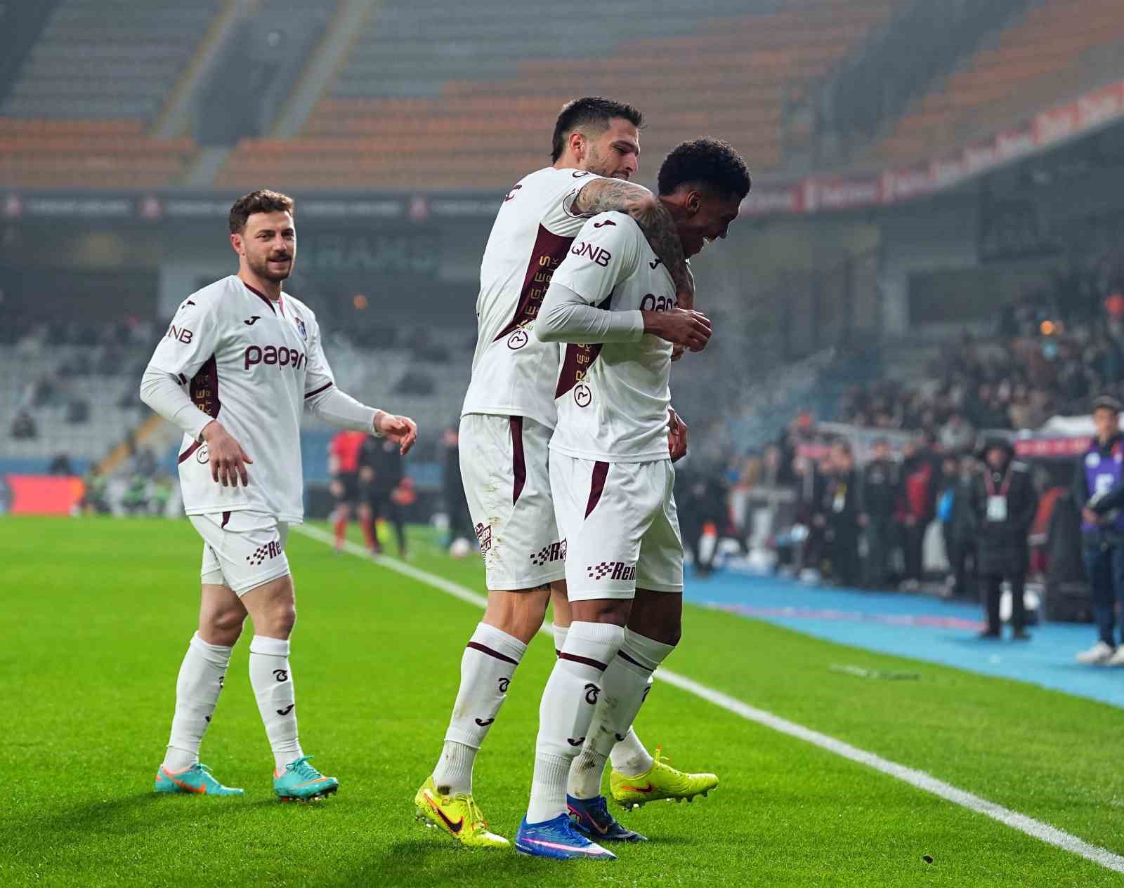 ziraat turkiye kupasi rams basaksehir 0 trabzonspor 1 mac devam ediyor 18 3kcPqWvN