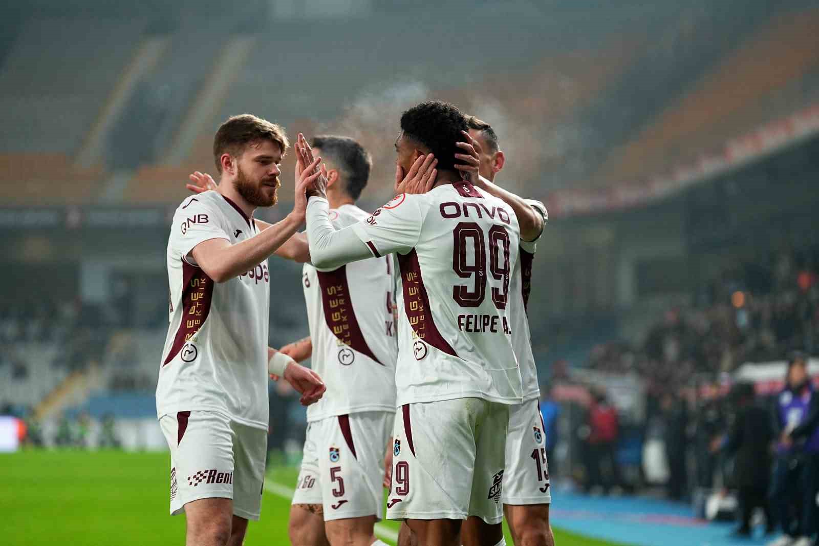 ziraat turkiye kupasi rams basaksehir 0 trabzonspor 1 mac devam ediyor 21 AIdykwvE