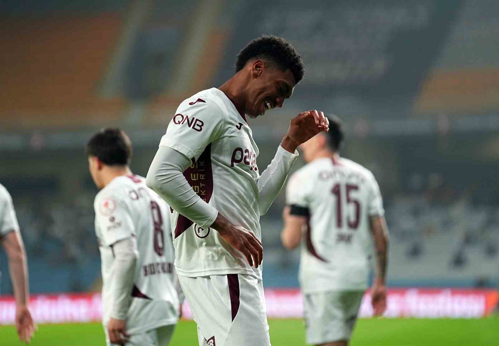 ziraat turkiye kupasi rams basaksehir 0 trabzonspor 1 mac devam ediyor 24 hdHD7WTM