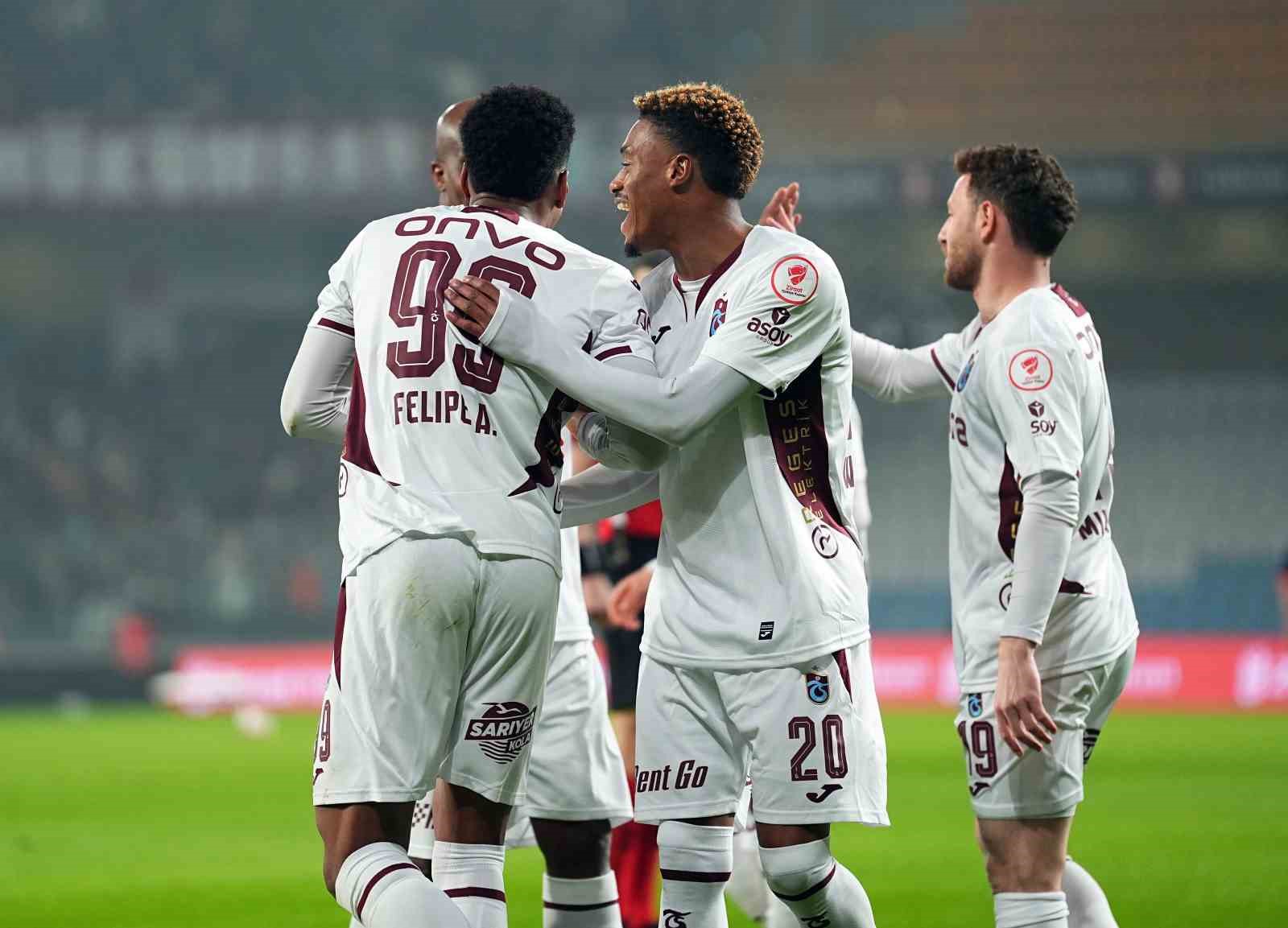 ziraat turkiye kupasi rams basaksehir 0 trabzonspor 1 mac devam ediyor 26 Y1FE284z