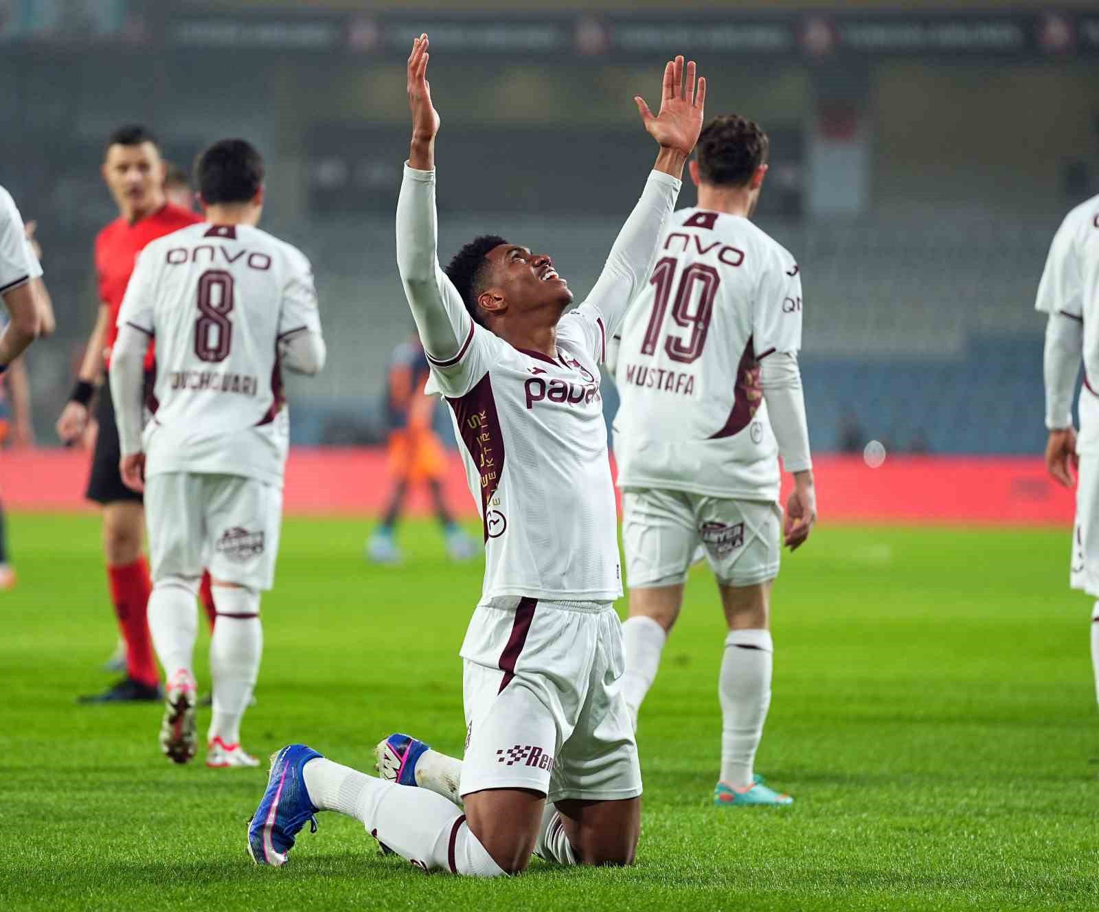 ziraat turkiye kupasi rams basaksehir 0 trabzonspor 1 mac devam ediyor 28