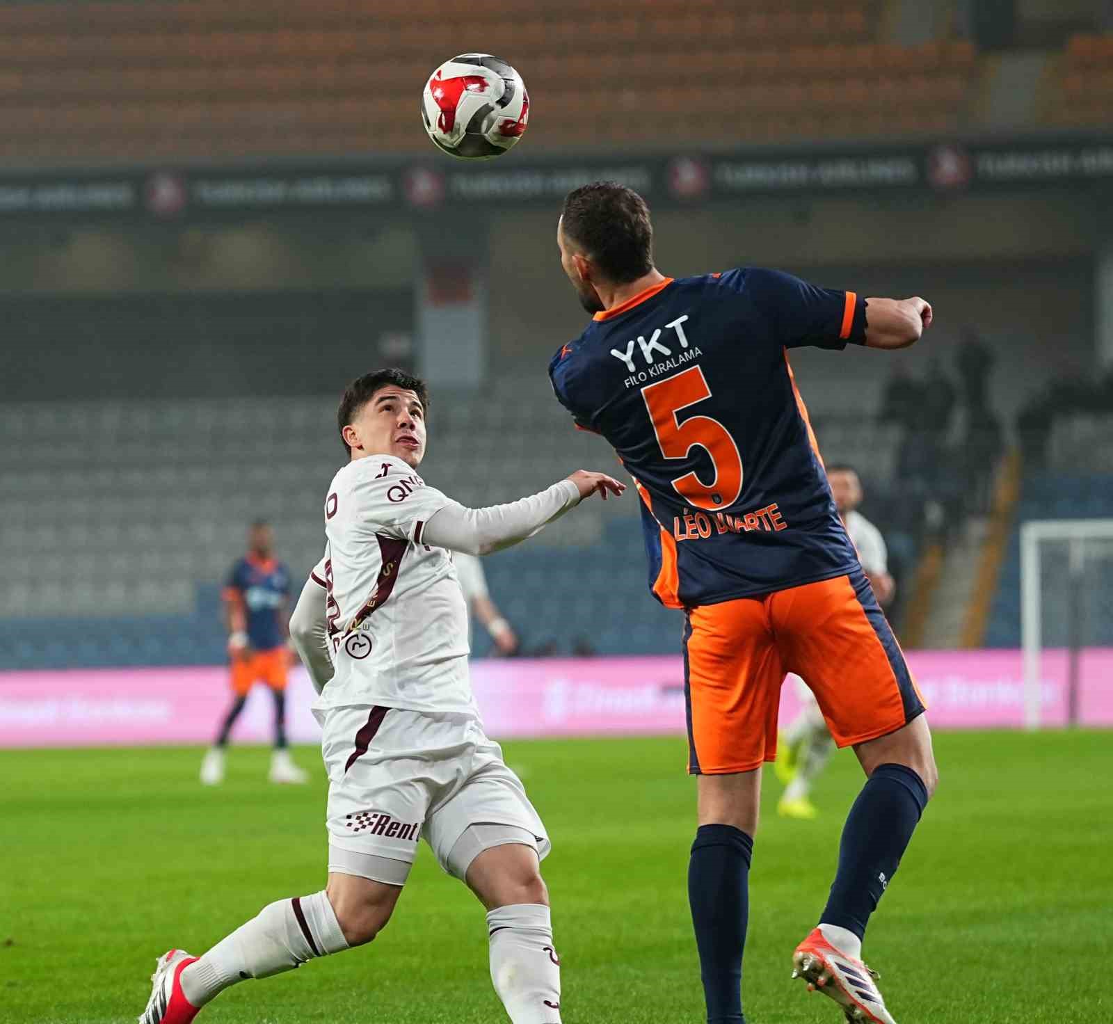 ziraat turkiye kupasi rams basaksehir 0 trabzonspor 1 mac devam ediyor 9 42dUHXBM