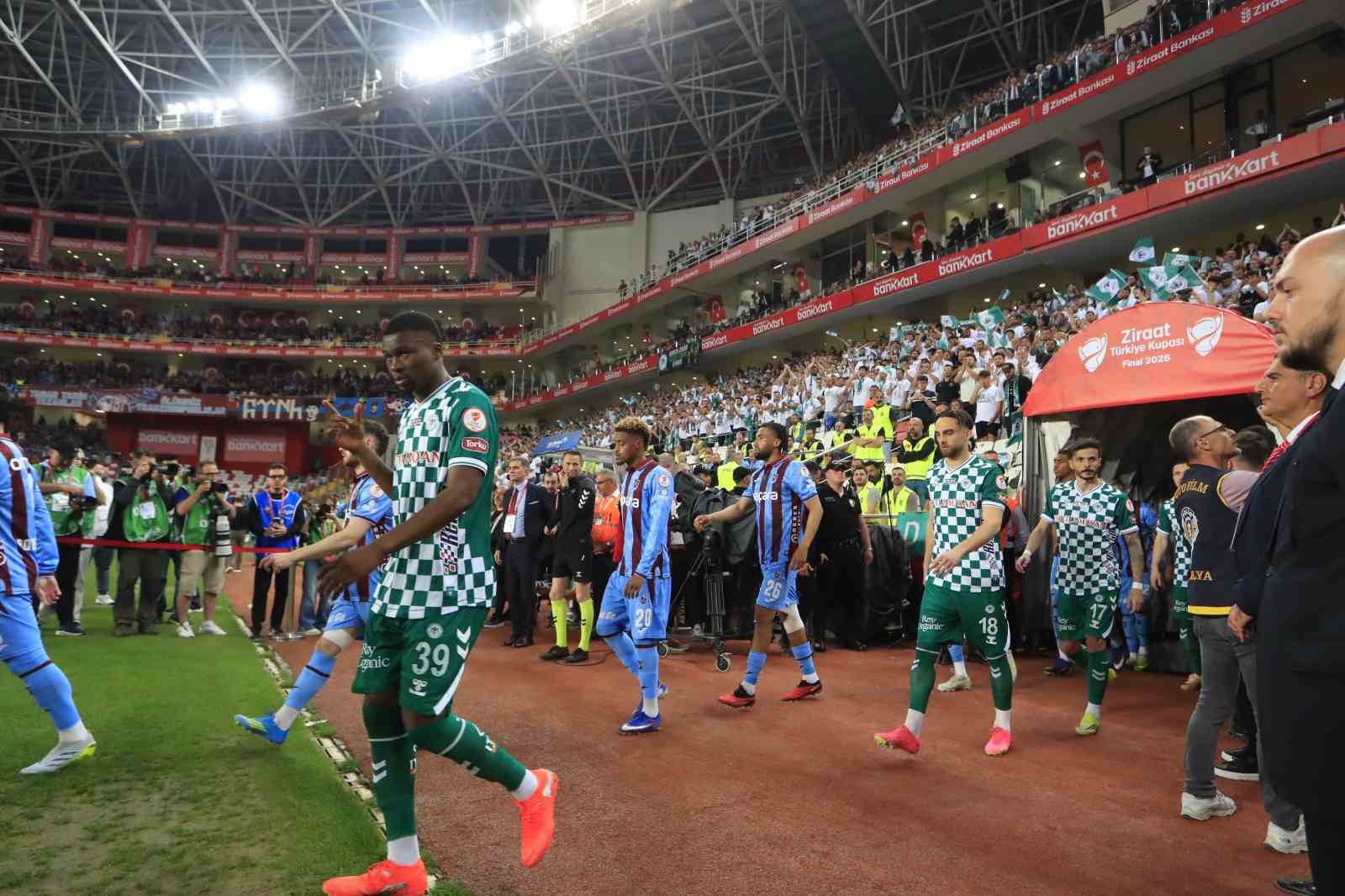Ziraat Türkiye Kupası: Trabzonspor: 1 - Konyaspor 0 (İlk yarı) 16 ziraat turkiye kupasi trabzonspor 1 konyaspor 0 ilk yari 12 U5Flh3Ra
