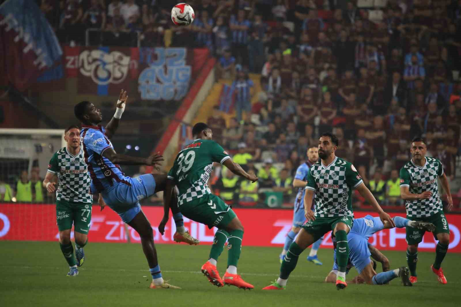 Ziraat Türkiye Kupası: Trabzonspor: 1 - Konyaspor 0 (İlk yarı) 22 ziraat turkiye kupasi trabzonspor 1 konyaspor 0 ilk yari 18 NHwh3gXt