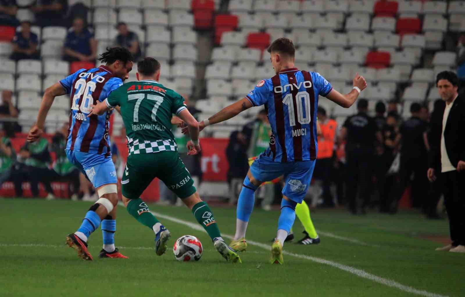 Ziraat Türkiye Kupası: Trabzonspor: 1 - Konyaspor 0 (İlk yarı) 25 ziraat turkiye kupasi trabzonspor 1 konyaspor 0 ilk yari 21 OLrYdtQ8