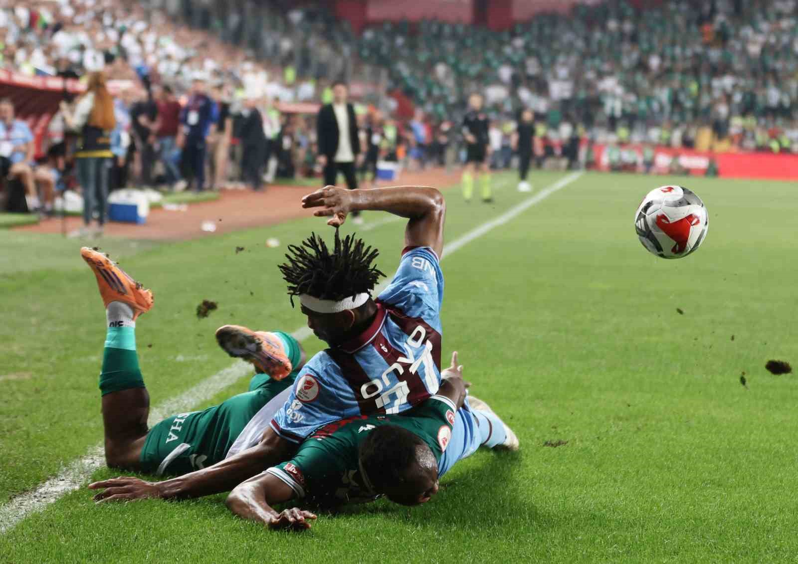 Ziraat Türkiye Kupası: Trabzonspor: 1 - Konyaspor 0 (İlk yarı) 39 ziraat turkiye kupasi trabzonspor 1 konyaspor 0 ilk yari 35 KKOemUth
