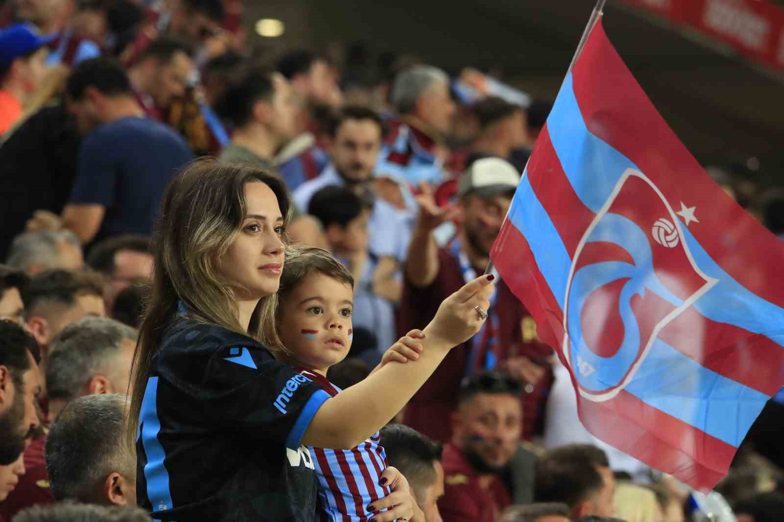 Ziraat Türkiye Kupası: Trabzonspor: 1 - Konyaspor 0 (İlk yarı) 11 ziraat turkiye kupasi trabzonspor 1 konyaspor 0 ilk yari 7 FwWMkfqy