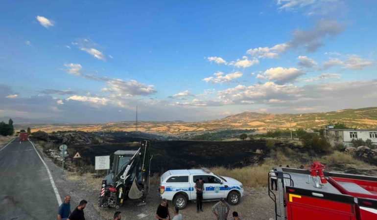 zirai-ve-ormanlik-alanda-cikan-yangin-5-saat-sonra-sonduruldu-XTcmuwtL.jpg