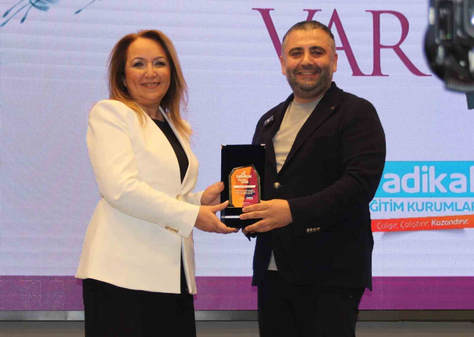 zirvedeki kadinlar ilham veren hikayelerini paylasti 0 3I7SHrTV