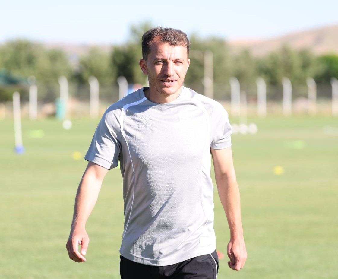 Ziya Erdal: "Sivasspor’u hak ettiği yere taşıyacağız" 5 ziya erdal sivassporu hak ettigi yere tasiyacagiz 1