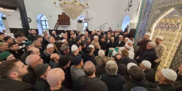 ziyarete-acilan-sakal-i-serifi-gormek-isteyen-vatandaslar-camiye-akin-etti-YfxLpLFC.jpg
