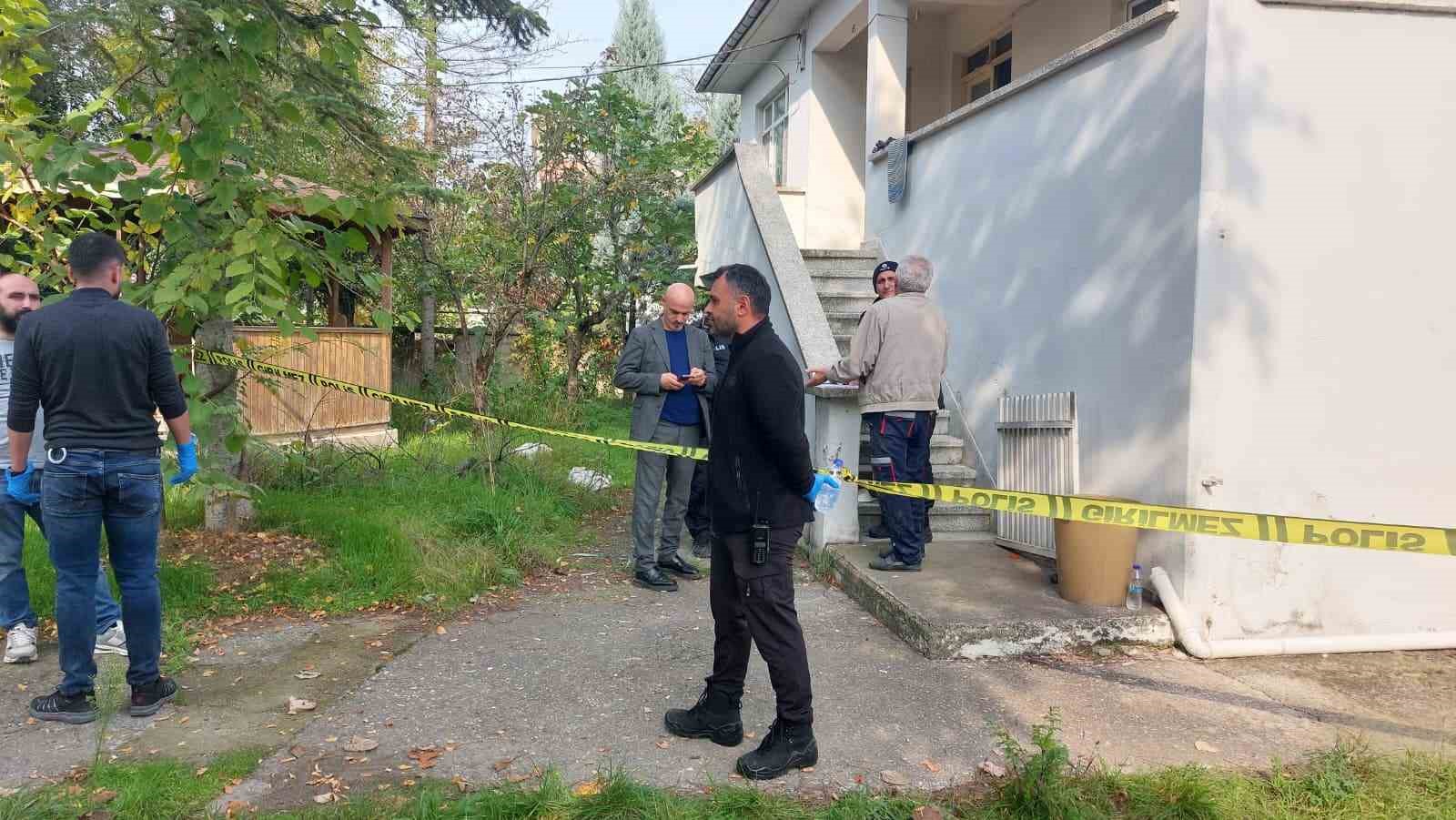 ziyarete gelen enistesi evde cansiz bedenini buldu 0