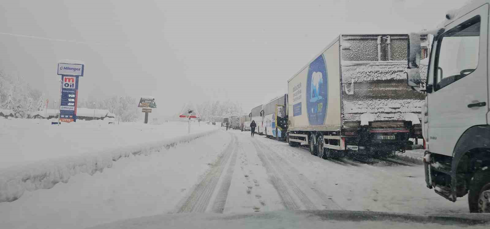 Zonguldak-Ankara yolunda trafik kilitlendi 5 zonguldak ankara yolunda trafik kilitlendi 1 ELwGw467