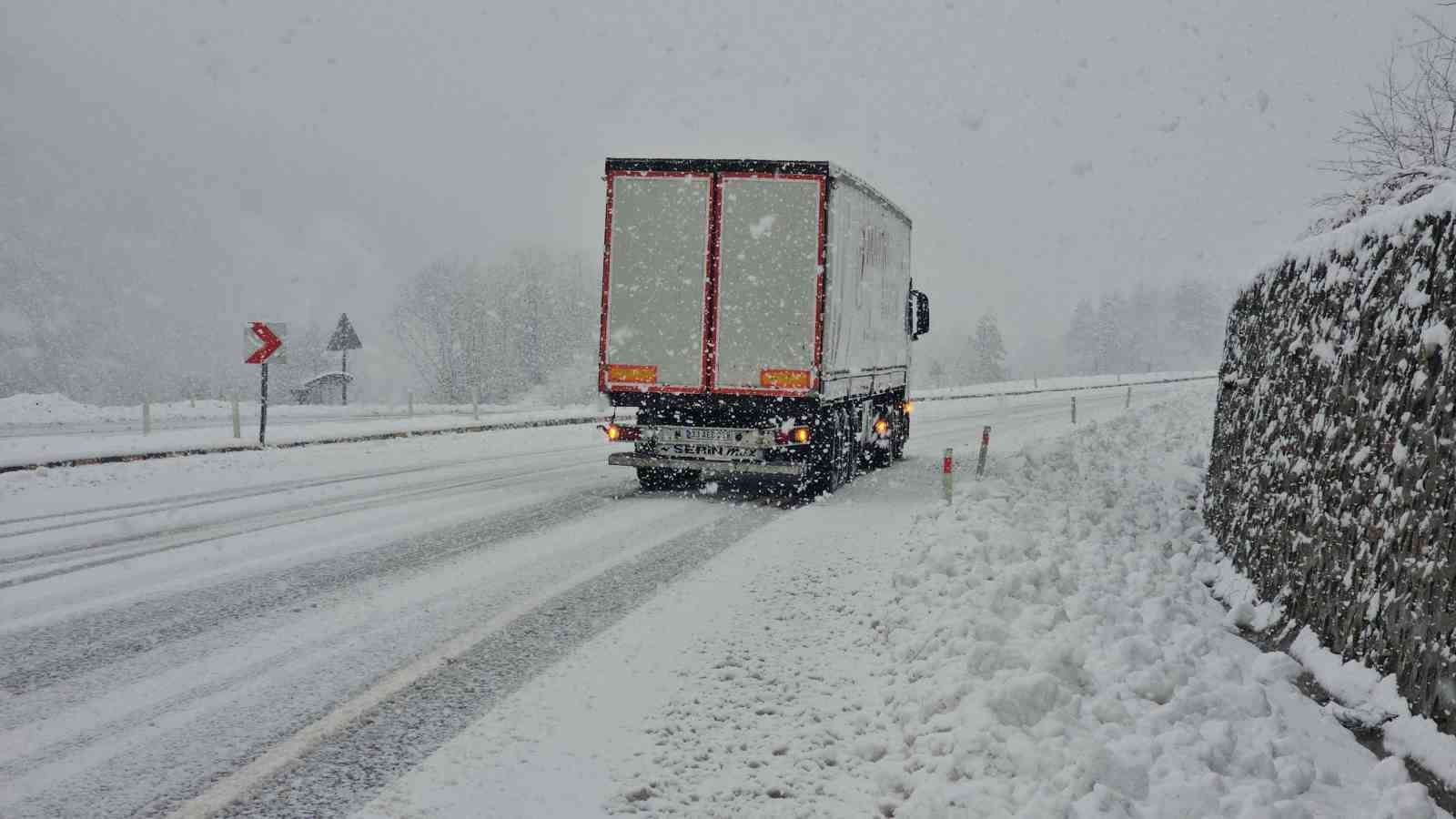 zonguldak eregli kara yolunda kar etkili oldu 6 KiAy6SlC