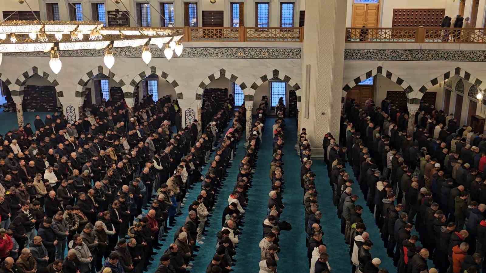 zonguldak uzun mehmet camiinde ramazan bayrami coskusu 0 h3cnEza3