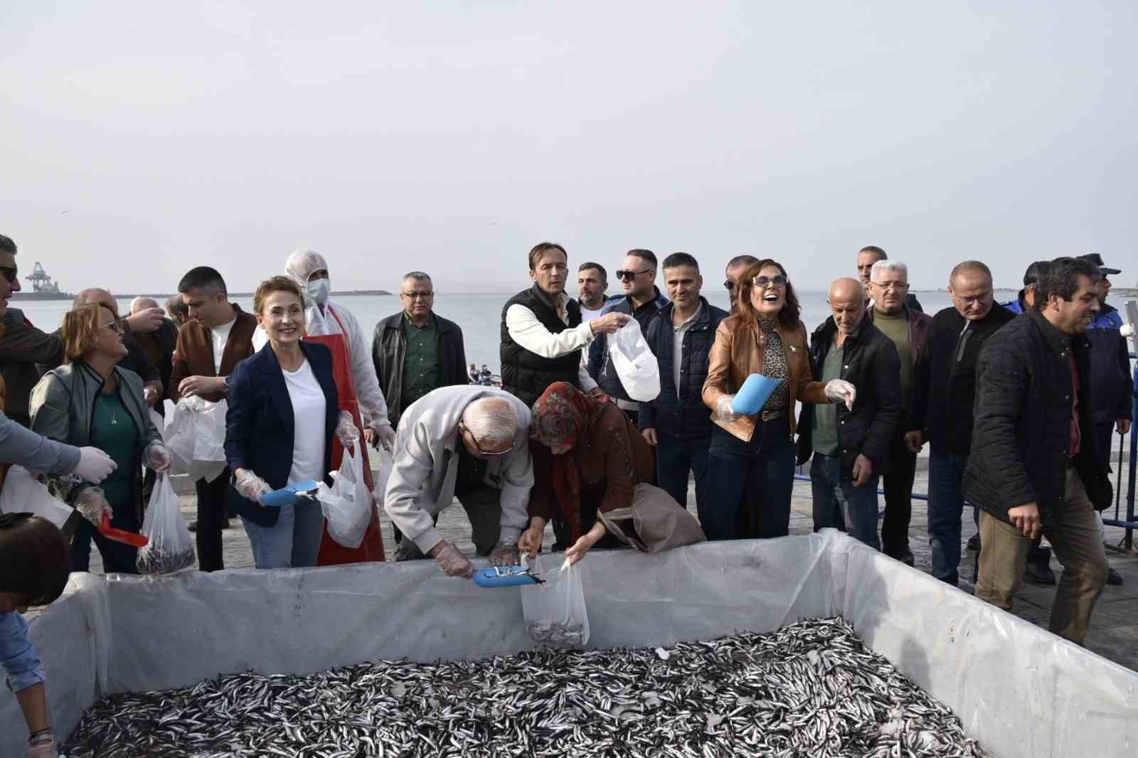 zonguldakin eregli ilcesinde 16 hamsi festivali yogun ilgi gordu 4 7VnKGFdK