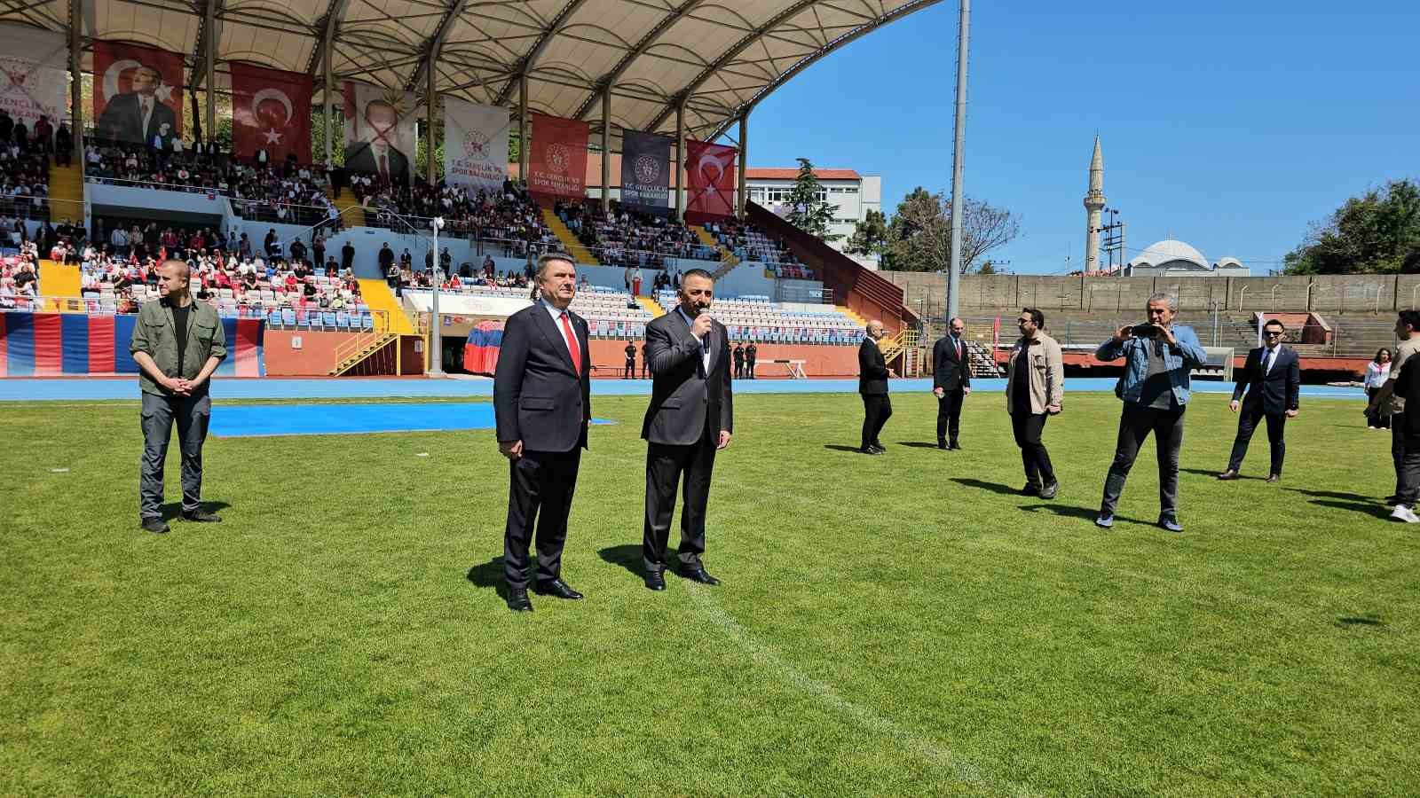 zonguldakta 19 mayisi 107 metrelik dev bayrakla kutladilar 2