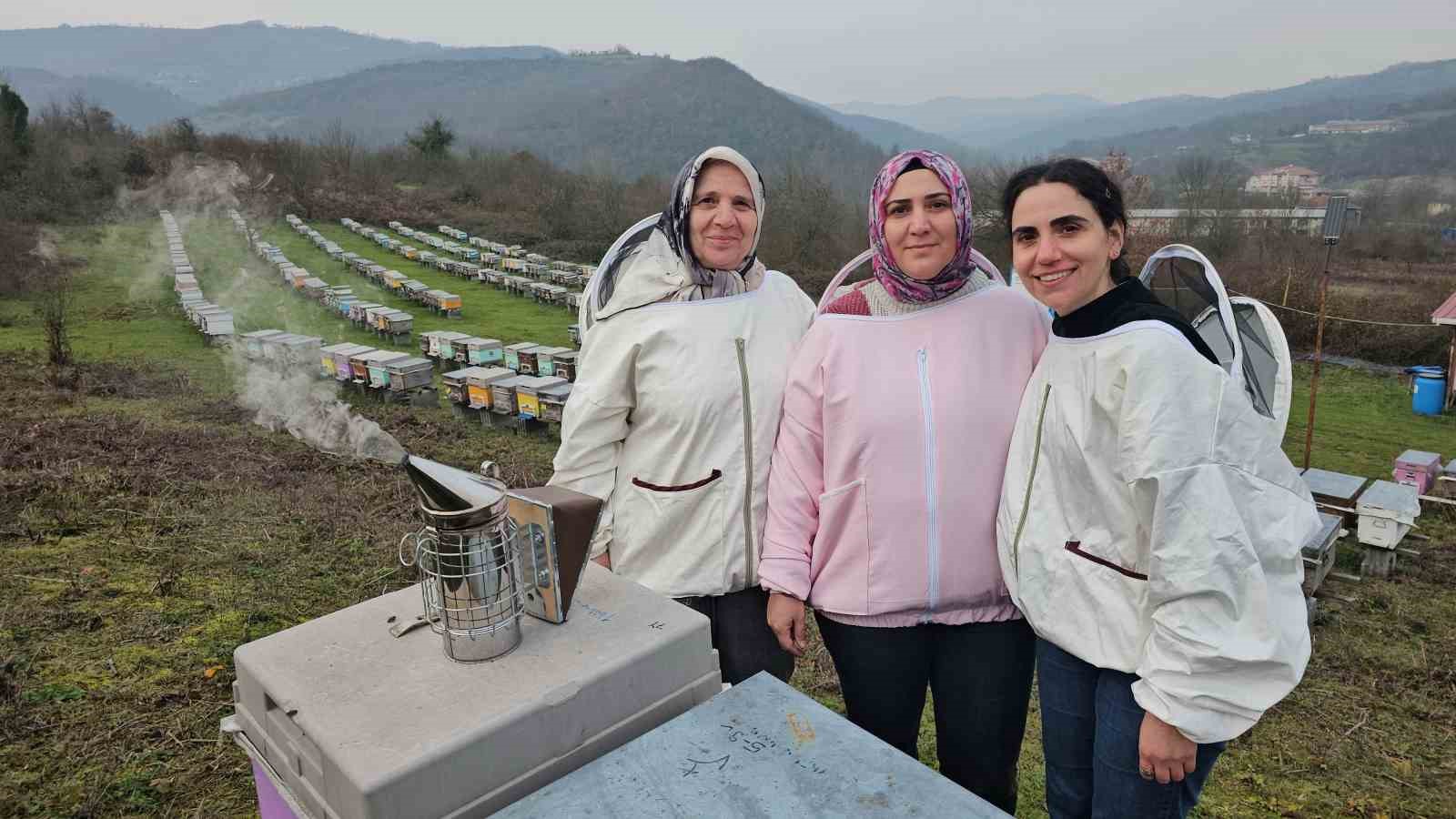 zonguldakta anne ve kizlari aricilik meslegiyle kestane bali uretiyor 0