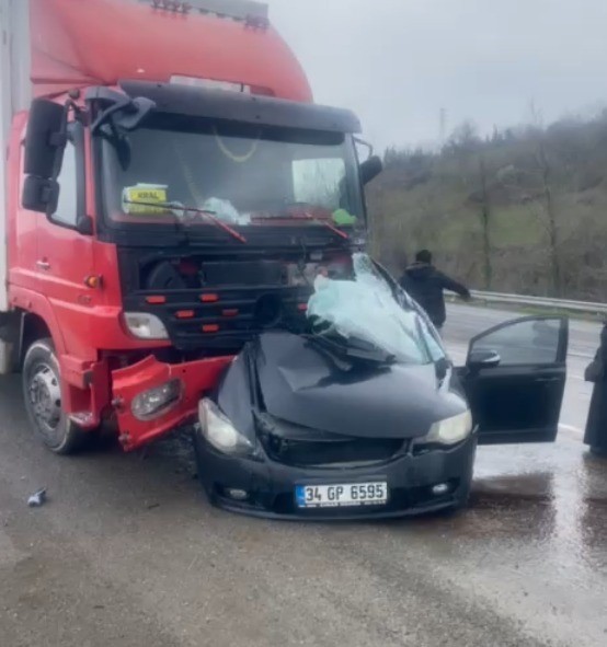 zonguldakta araciyla kamyona carpan polis surucu agir yaralandi 1 RAie7Nqe