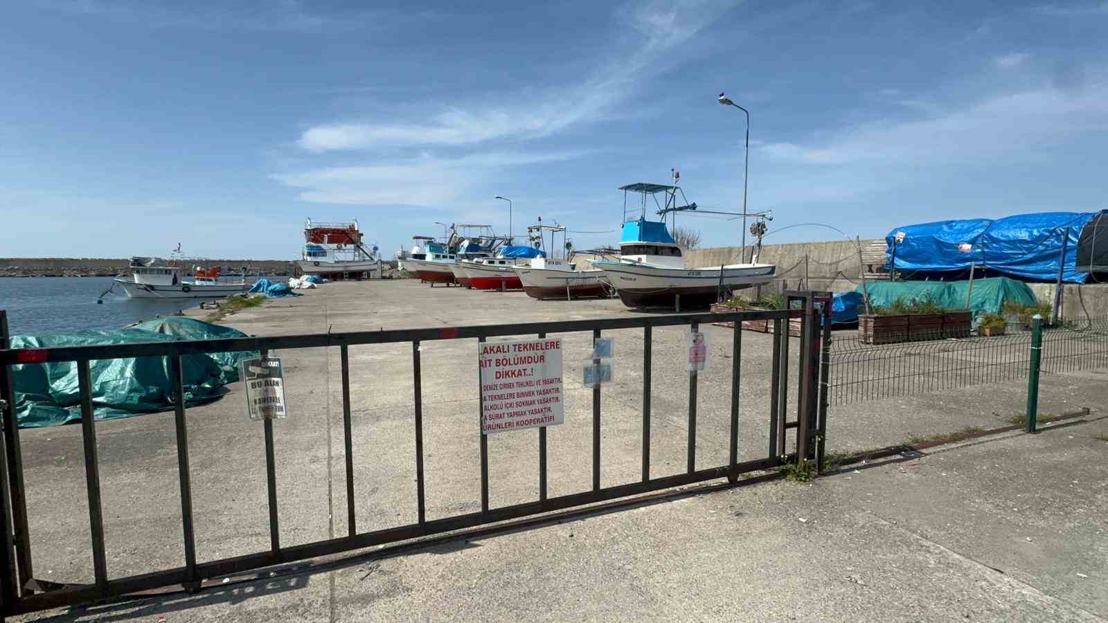zonguldakta balikcilar limana demirledi umutlar yeni sezona kaldi 3 htN433LJ