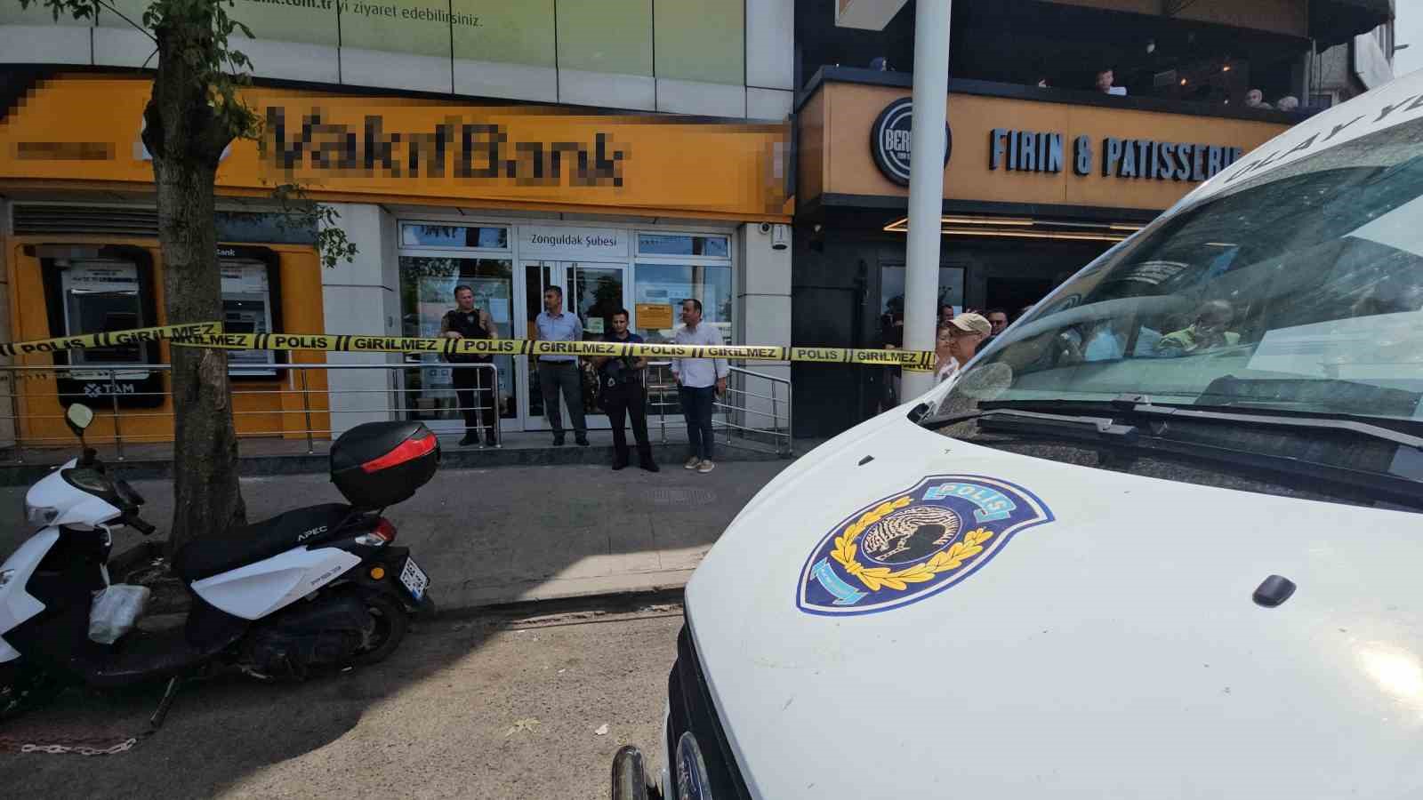 zonguldakta bankada icra ofkesi silahla ates acti 0 Y4Lp3wuS