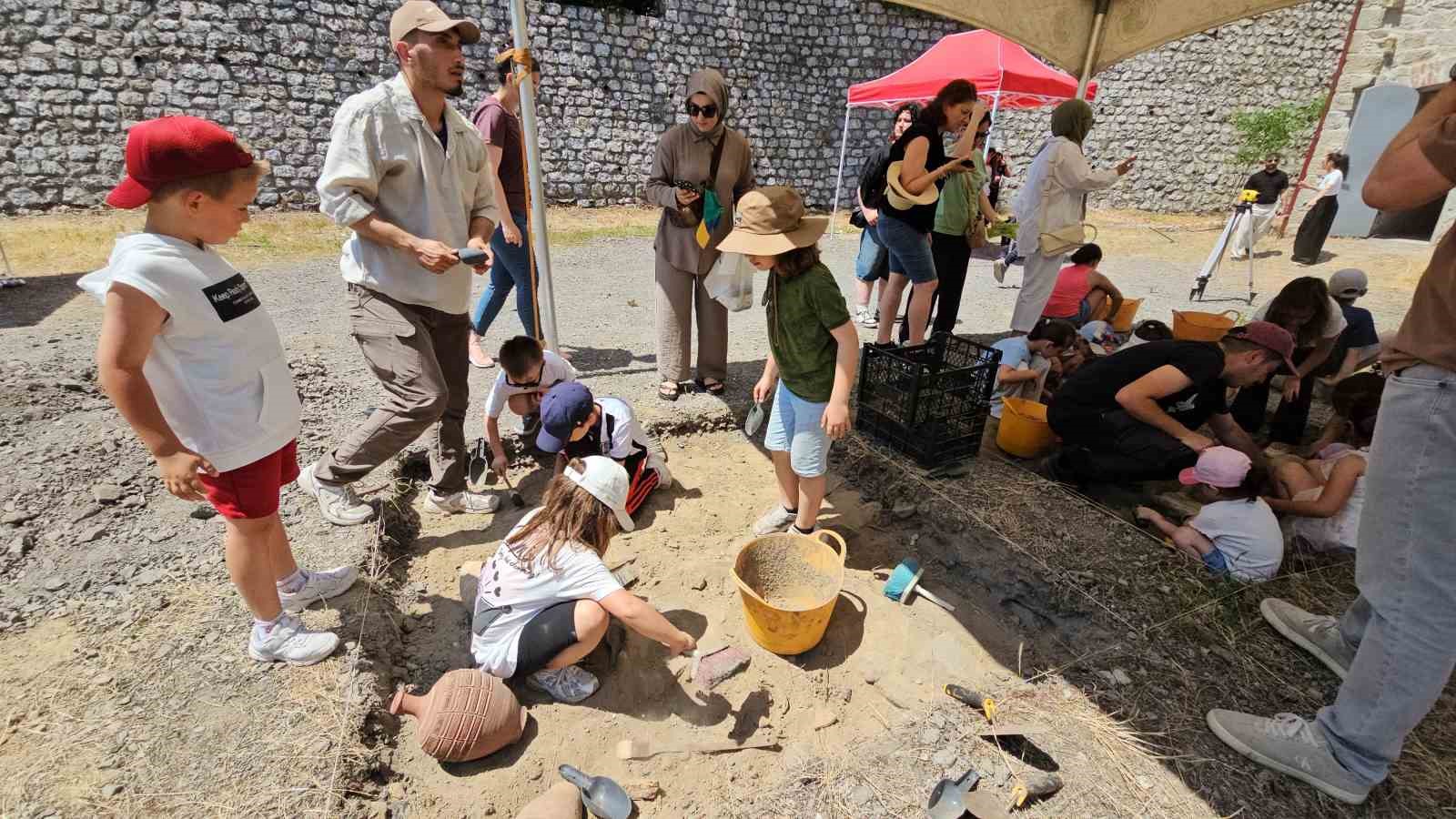 zonguldakta cocuklar arkeolojik kazi heyecani yasadi 2 dl7XVWbN