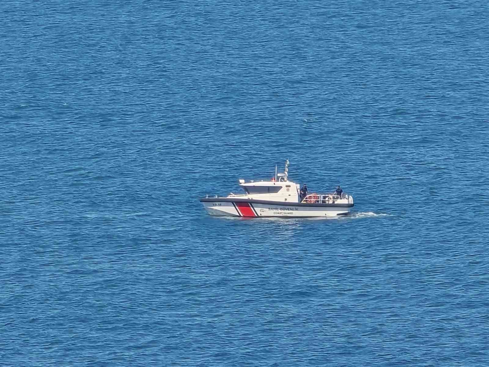 Zonguldak’ta dalgalara kapılan şahsın cansız bedenine ulaşıldı 4 zonguldakta dalgalara kapilan sahsin cansiz bedenine ulasildi 0 2rhwaIcF