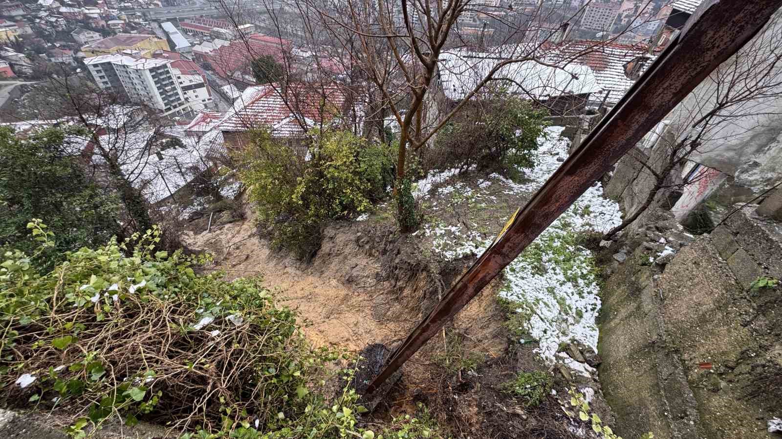 zonguldakta heyelan sebebiyle su ve elektrik hatti zarar gordu 2 VVnDgR5C