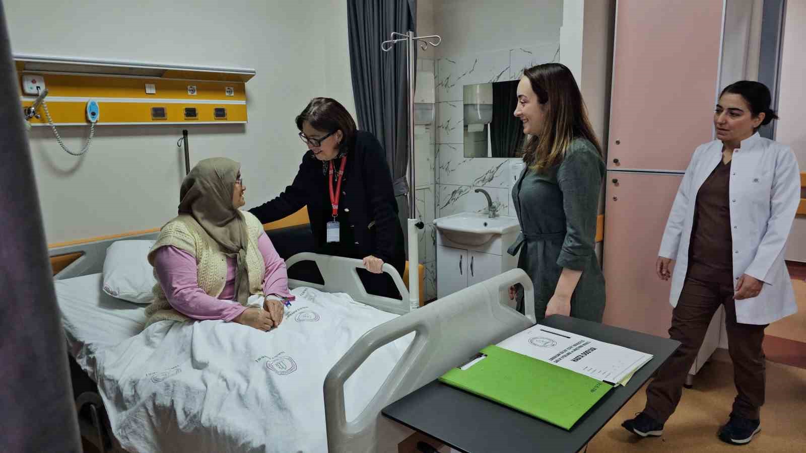 zonguldakta ilk kez 60 yasinda hastaya izsiz ameliyat yapildi 2