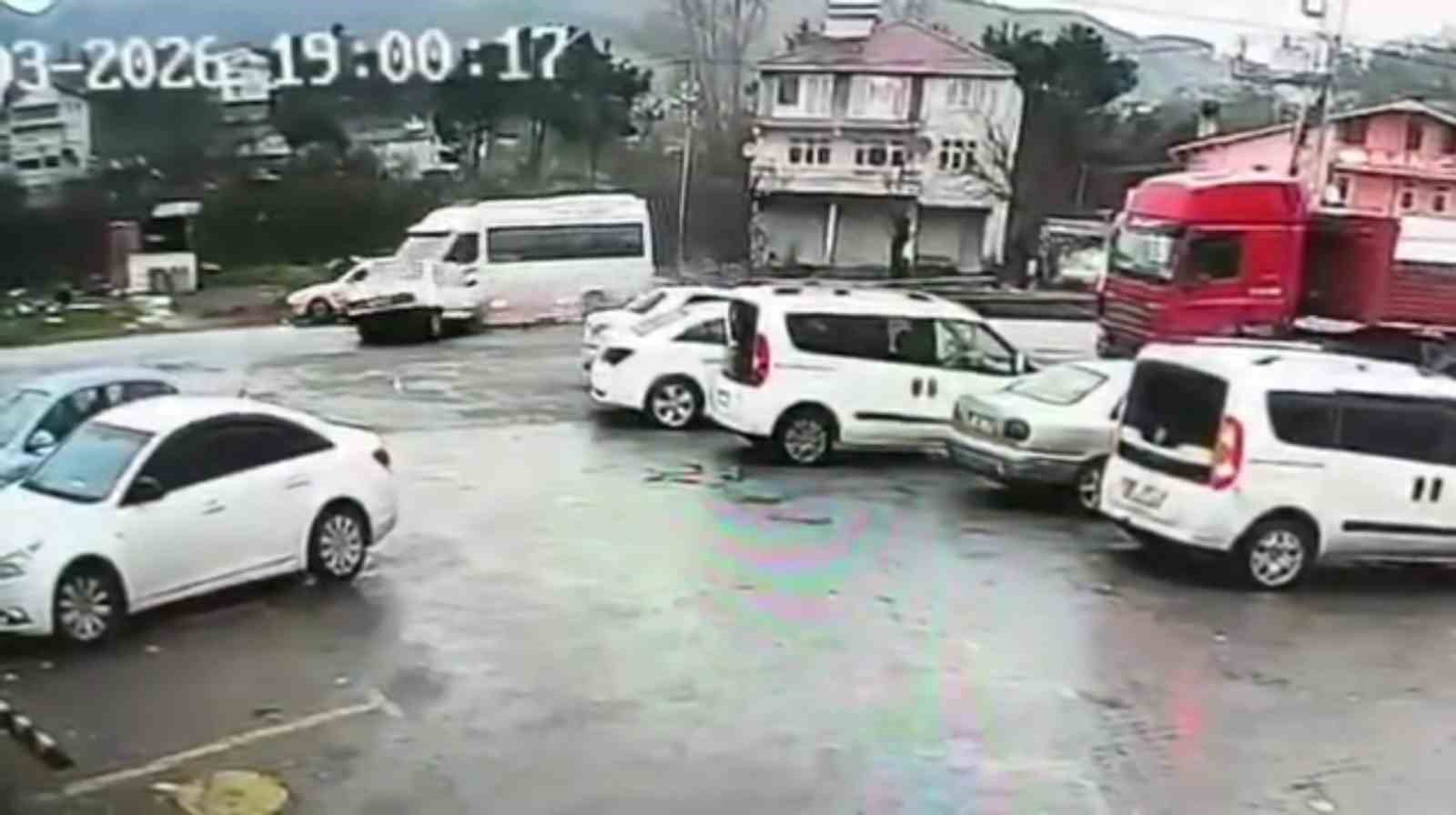 zonguldakta isci servisi otomobille carpisti 6 yarali 2 NhceSpA5