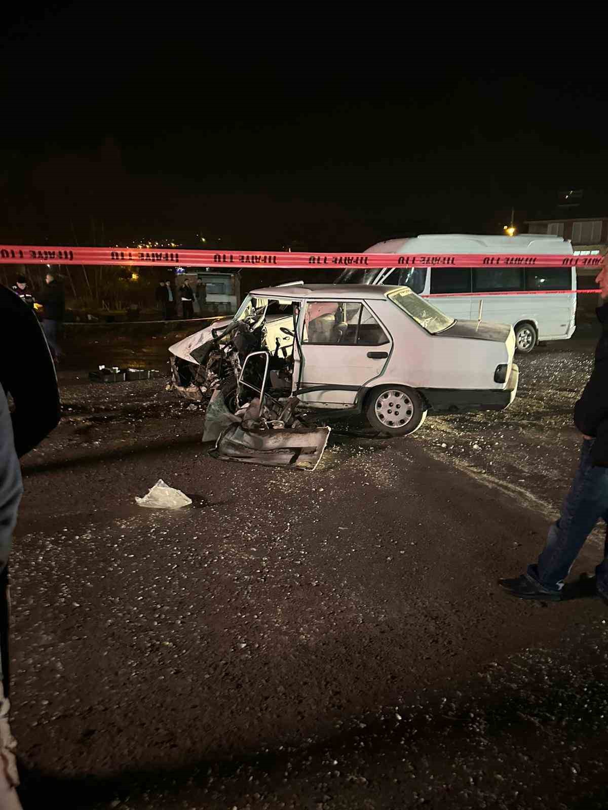 zonguldakta isci servisi otomobille carpisti 6 yarali 6