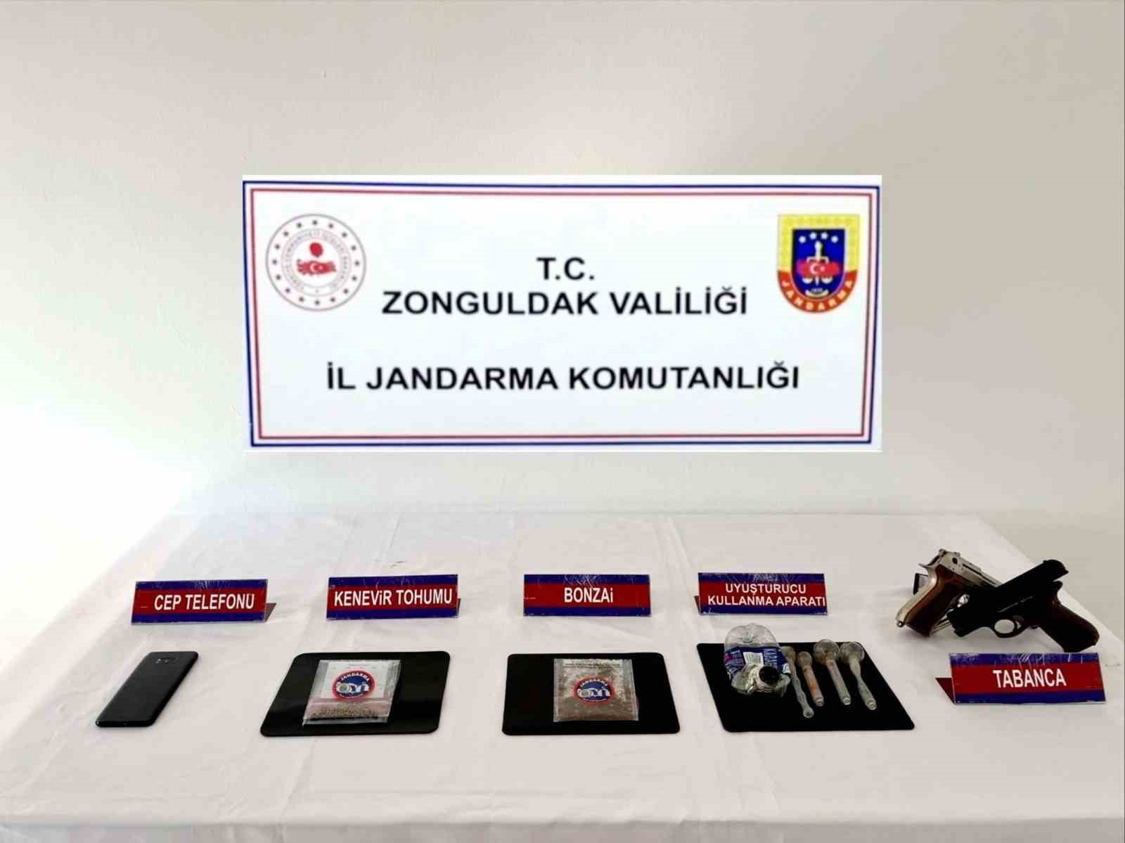 zonguldakta jandarmadan uc ayri narkotik operasyonu 3 supheli yakalandi 0 gd4sKFup