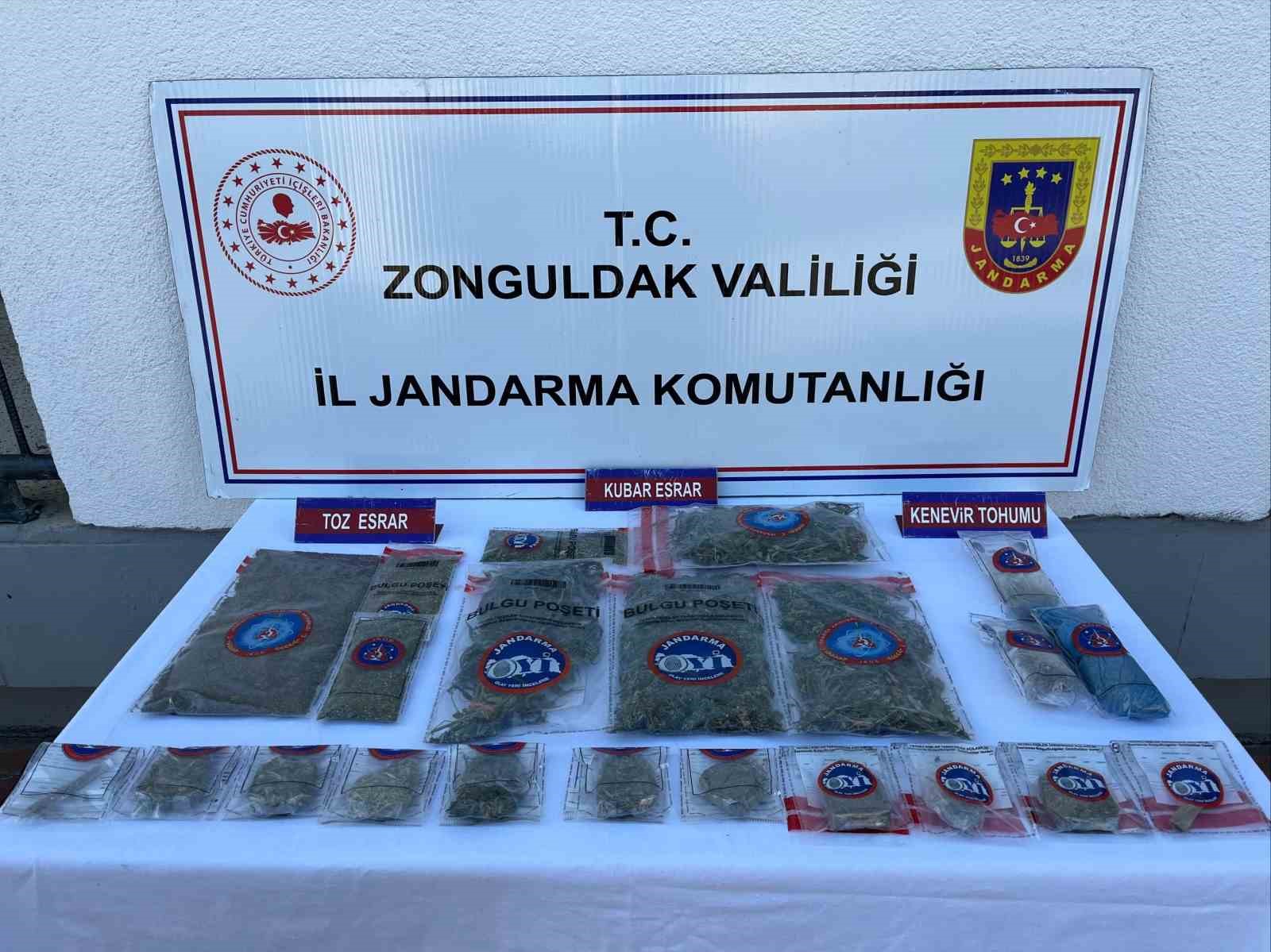 zonguldakta jandarmadan uc ayri narkotik operasyonu 3 supheli yakalandi 1 34DXAObe