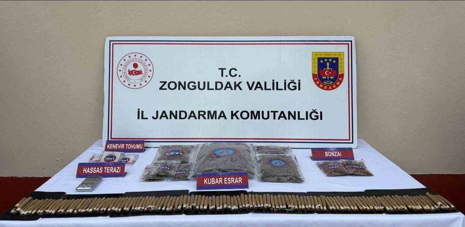 zonguldakta jandarmanin uyusturucu operasyonunda 2 supheli tutuklandi 1 DWCzdp8F