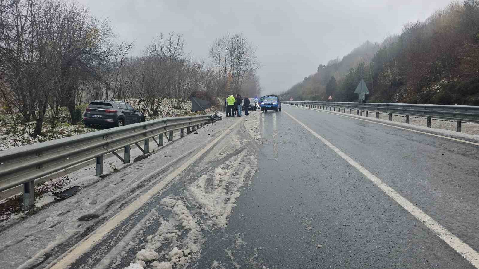 zonguldakta kar yagisi kazayi beraberinde getirdi 2 kisi yaralandi 2 726mbJJr