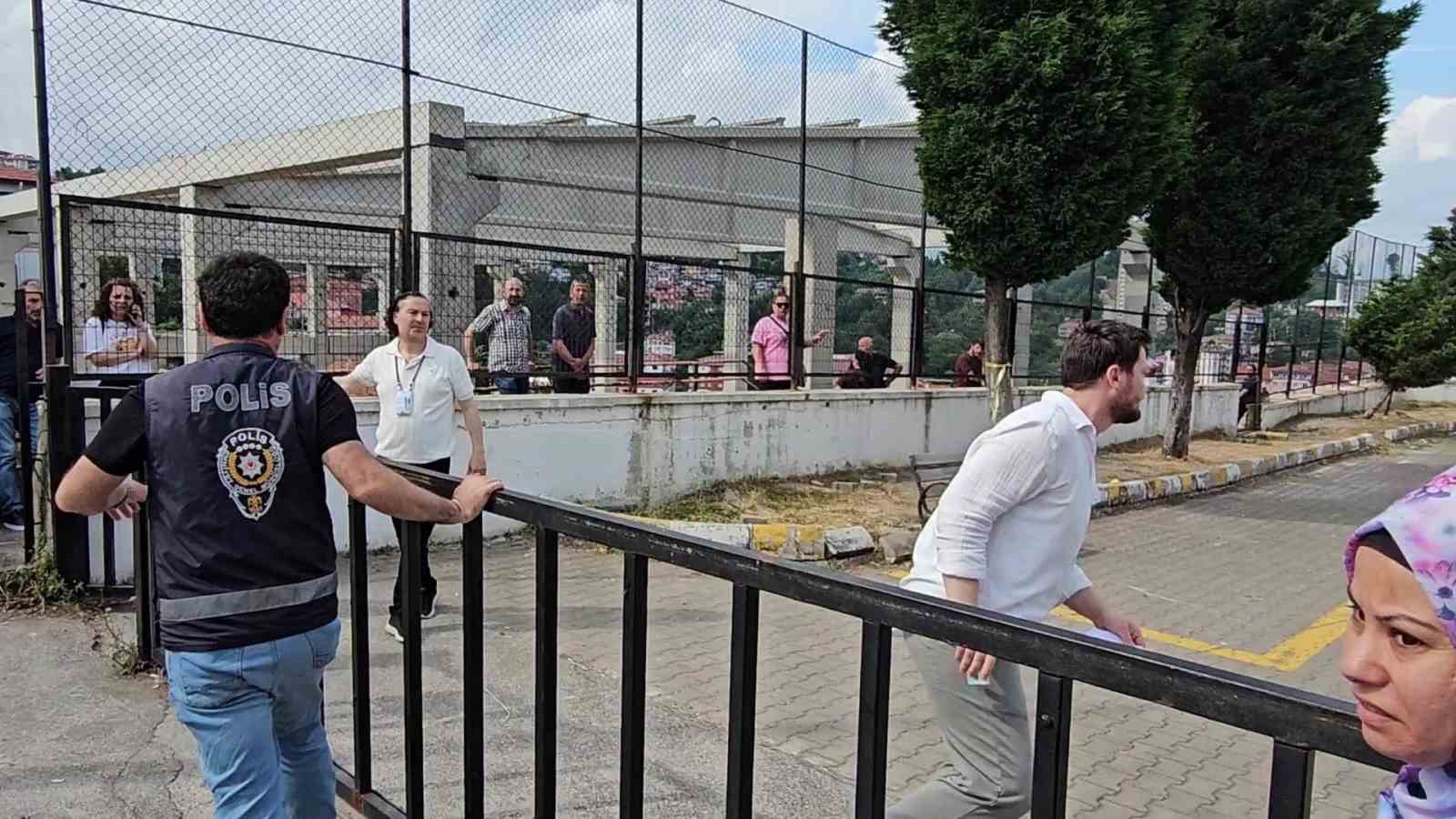 Zonguldak’ta LGS heyecanı: Kimliğini evde unutunca 16 kilometrelik yol için zamanla yarıştılar 5 zonguldakta lgs heyecani kimligini evde unutunca 16 kilometrelik yol icin zamanla yaristilar 1 3TwqyT8V