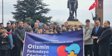 zonguldakta-otizm-farkindaligi-icin-gokyuzune-balon-biraktilar-m1twAUqJ.jpg