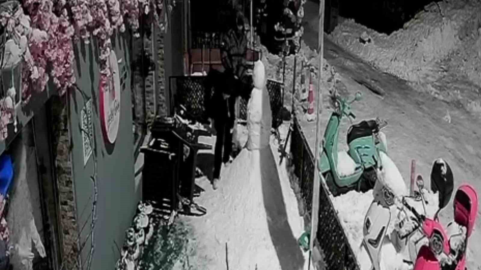 zonguldakta pes dedirten olay bana carpti deyip kardan adami dovduler 9 KLwjM3cu