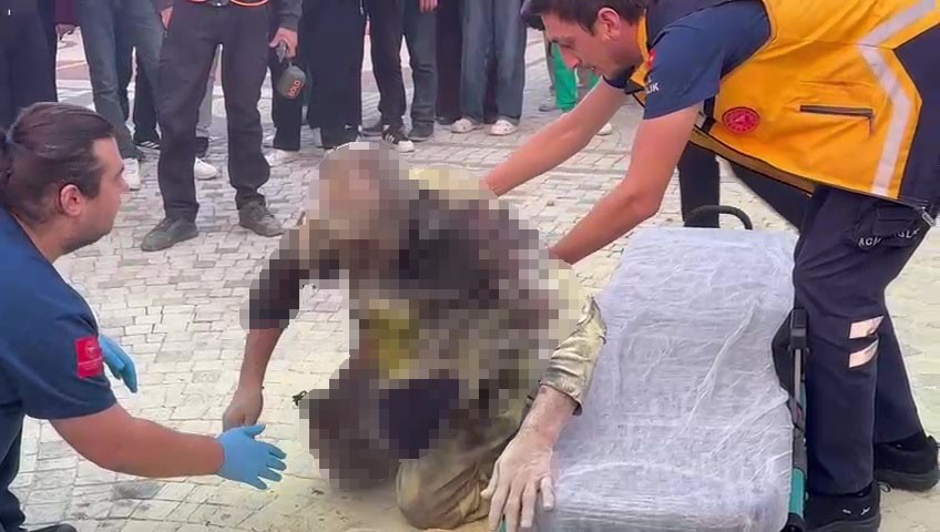 Zonguldak’ta psikolojik sorunları olduğu iddia edilen şahıs kaymakamlık önünde kendini yaktı 6 zonguldakta psikolojik sorunlari oldugu iddia edilen sahis kaymakamlik onunde kendini yakti 2 v41qDUC6