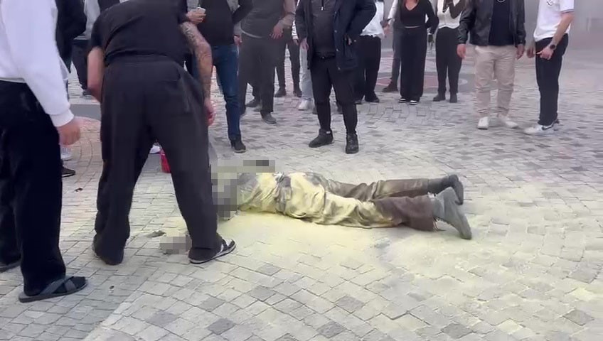 Zonguldak’ta psikolojik sorunları olduğu iddia edilen şahıs kaymakamlık önünde kendini yaktı 8 zonguldakta psikolojik sorunlari oldugu iddia edilen sahis kaymakamlik onunde kendini yakti 4 WvfneTSm