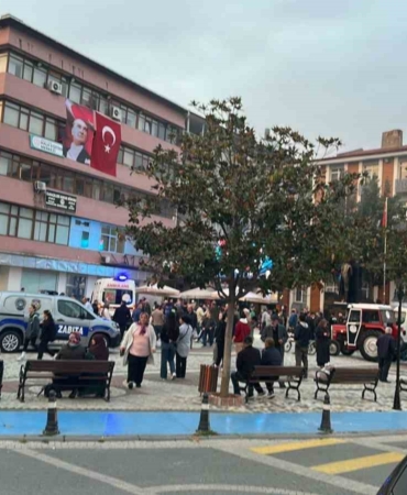 zonguldakta-psikolojik-sorunlari-oldugu-iddia-edilen-sahis-kaymakamlik-onunde-kendini-yakti-nmuGNveb.jpg