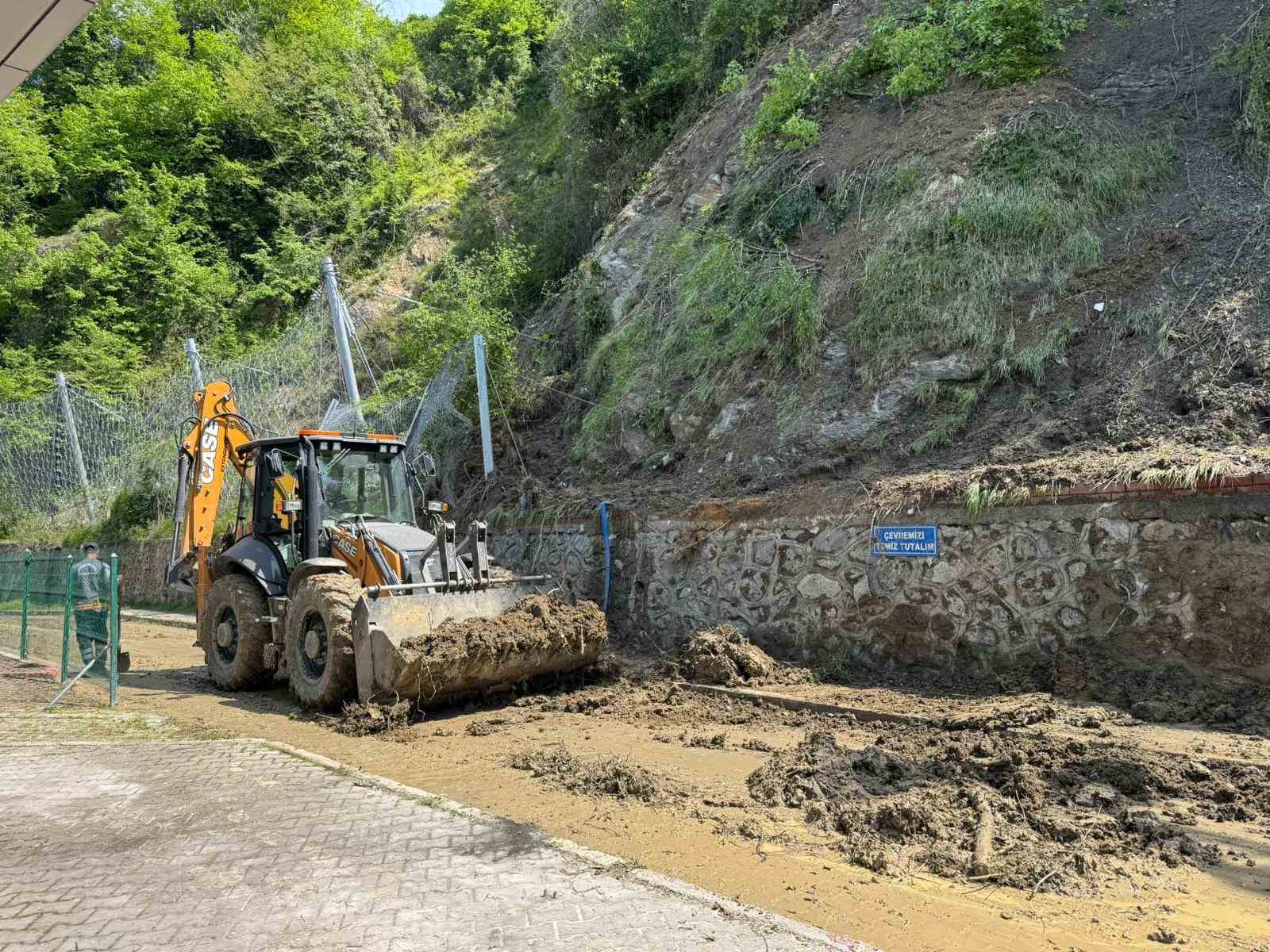 zonguldakta sehirlerarasi terminalde heyelan 2 LqvCWPWt